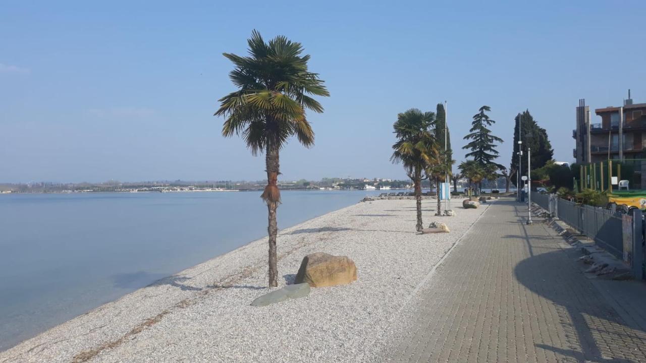 Mattia'S House On Garda Lake Пескьера-дель-Гарда Экстерьер фото